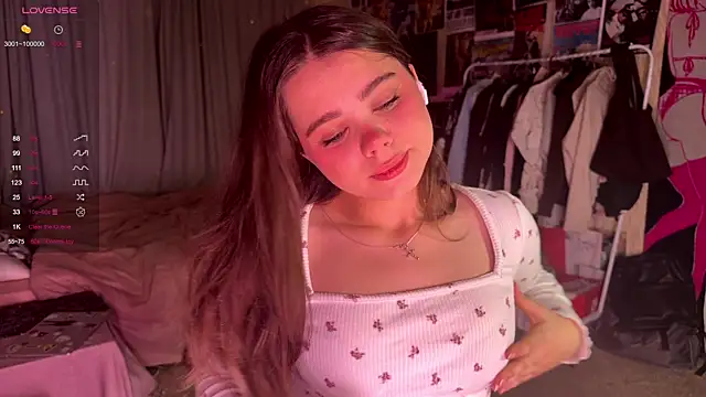 PinkiRay online show from November 13, 4:39 pm