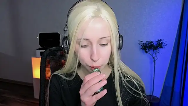 YukiMisa online show from March 28, 6:40 pm