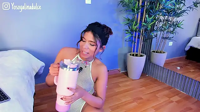 Snapshot of AlinaSweett_ chatting on October 6, 8:02 pm AlinaSweett online show from October 6, 8:02 pm