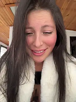 Mia salinass online show from November 27, 8:01 pm