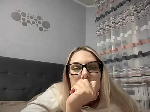 NikexPretty online show from November 9, 3:30 pm