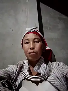 me-cute online show from November 9, 6:15 pm