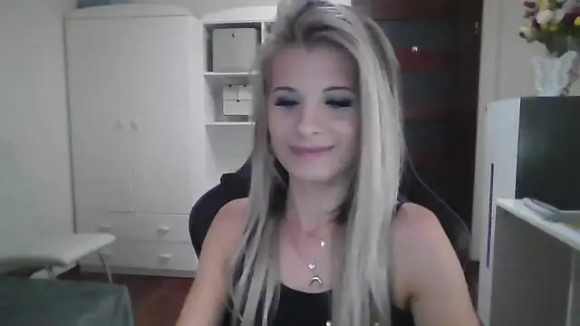 KristineGlow online show from October 3, 2:44 pm