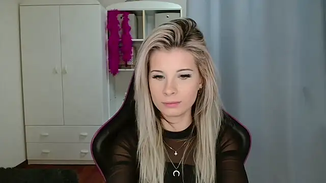 KristineGlow online show from October 30, 4:08 pm