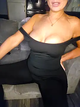 KissMeKylie online show from December 17, 11:09 pm