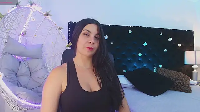 Snapshot of AnniEsstone chatting on September 20, 7:34 pm AnniEsstone online show from September 20, 7:34 pm