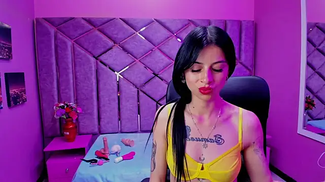 Dulce Miaa  online show from November 7, 8:03 pm