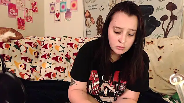 Shadow Slut online show from October 21, 3:21 am