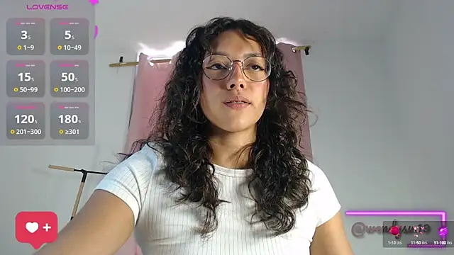 Snapshot of WendySuns_ chatting on September 16, 6:05 pm WendySuns online show from September 16, 6:05 pm