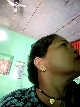 Manavi x online show from October 18, 8:06 am