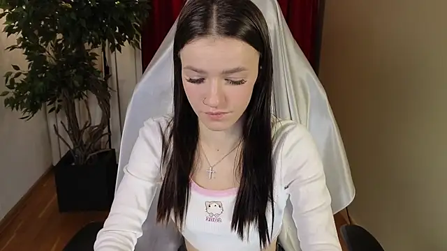 E l i z e  online show from November 12, 5:38 am