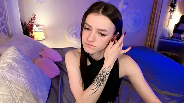 E l i z e  online show from January 6, 5:22 am