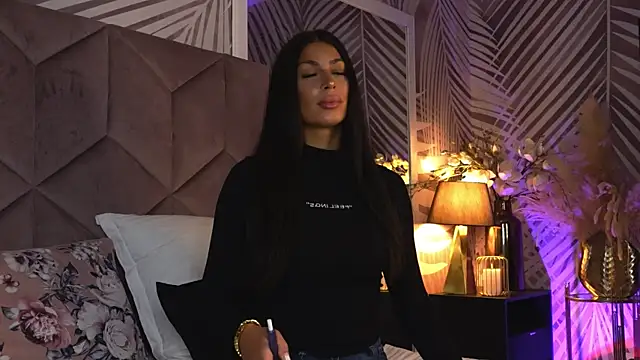 EvaRhea online show from April 20, 2:47 am