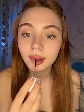 LunaMillie online show from April 14, 3:45 pm