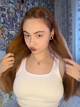 LunaMillie online show from April 4, 12:15 pm