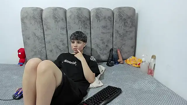 Bruno Cruzz online show from May 8, 2:37 am