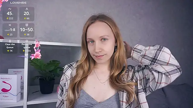 EarnestineGyllenband online show from November 11, 7:26 am