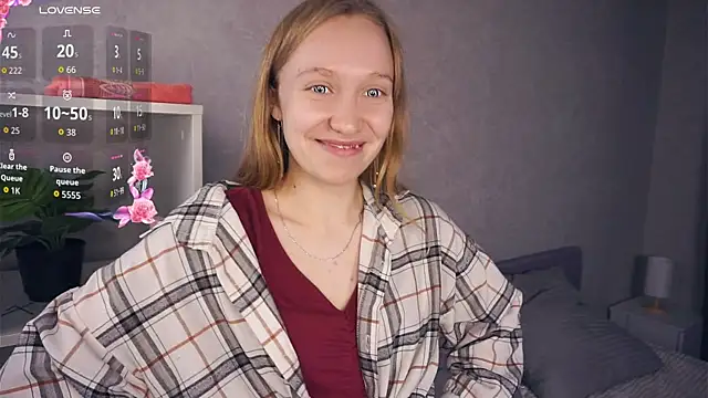 EarnestineGyllenband online show from November 7, 7:14 am