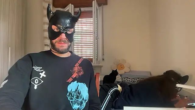 Snapshot of amateurchannel chatting on October 3, 11:15 am amateurchannel online show from October 3, 11:15 am