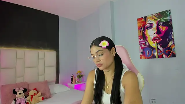 SammyRose  online show from October 4, 8:24 pm