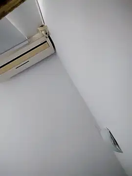 lauflor online show from February 12, 9:27 pm