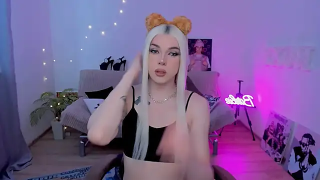 YourTrixie online show from February 7, 6:39 am