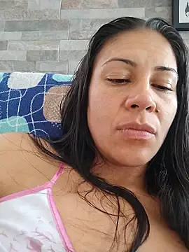 KittyHoleshot87 online show from February 6, 4:21 pm