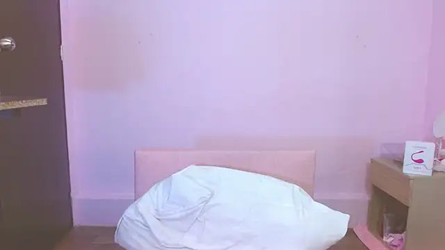 kiity horny  online show from October 22, 1:05 pm