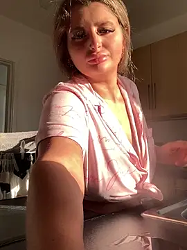 Goldiebaby online show from November 2, 9:23 am