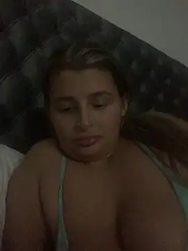 Goldiebaby online show from November 8, 11:10 pm