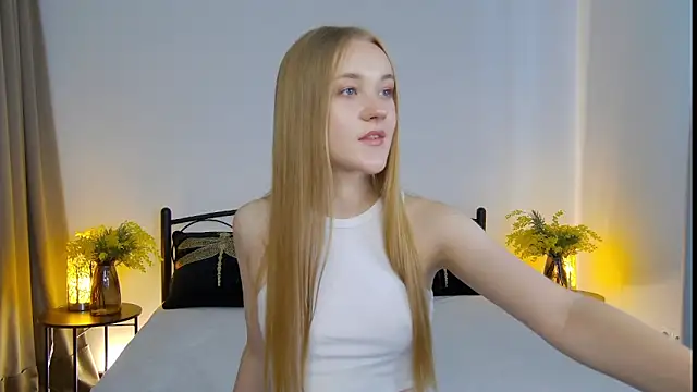 KumiKruz online show from September 13, 2:03 pm