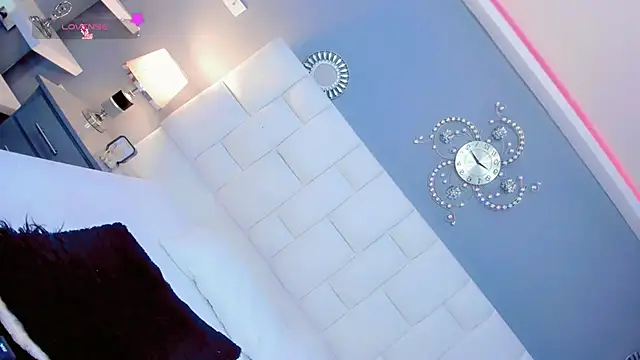 Naughty-sexy-girrl online show from September 16, 2:25 pm