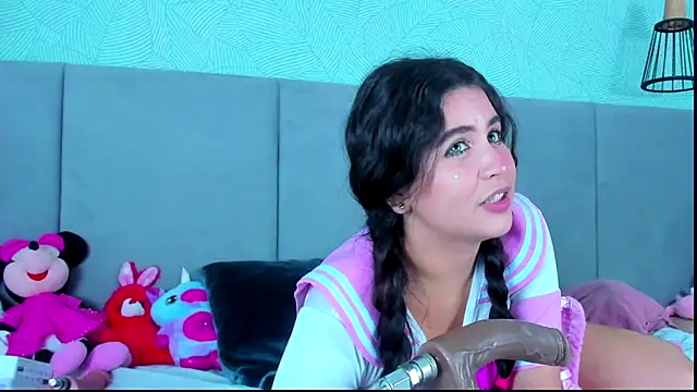 LizzyOlsen online show from November 8, 5:45 am