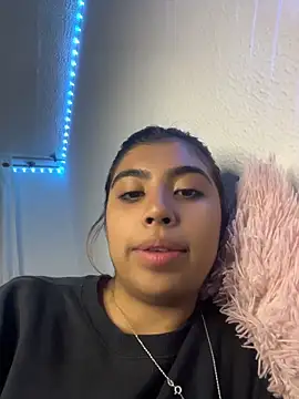 DianeSuns  online show from April 17, 3:52 am