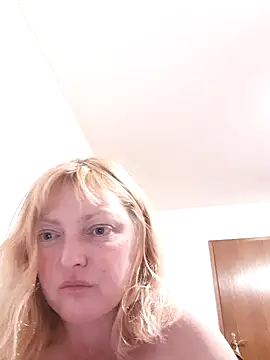 LiluLiluLilu online show from October 12, 8:44 pm