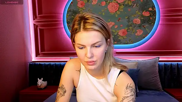 NaomiSol online show from October 1, 8:14 pm