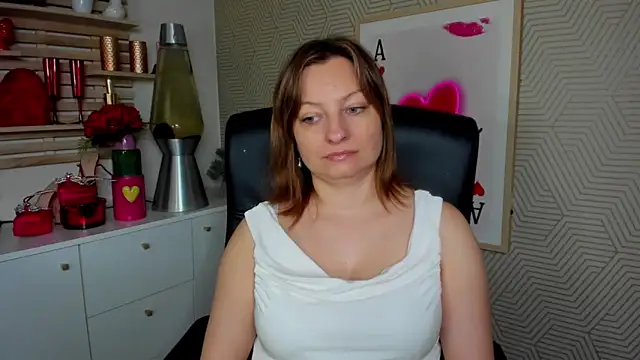 angelaSamt online show from April 24, 5:32 am