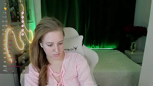 Alice Cire online show from December 15, 5:18 pm