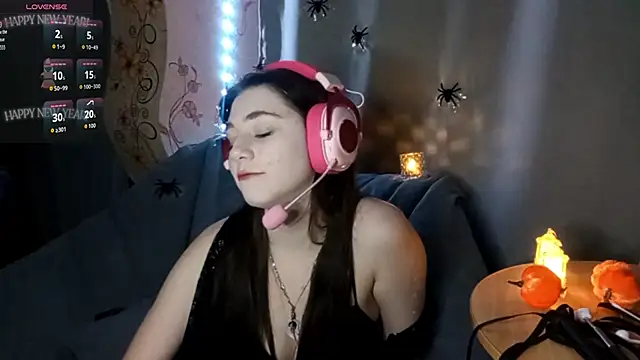 Sophiecuttie online show from October 31, 5:50 pm