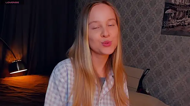 SoonMoor online show from September 30, 5:18 pm