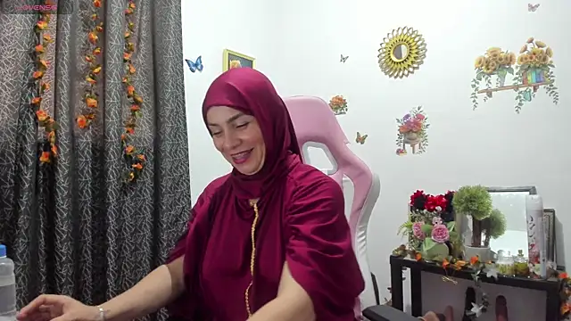 dalila kemur online show from April 1, 9:45 pm