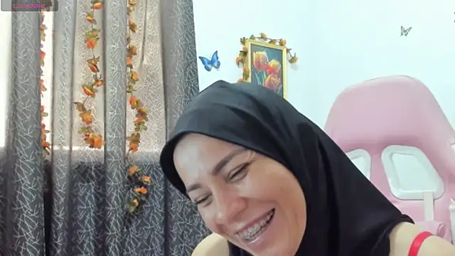 dalila kemur online show from April 19, 3:23 pm