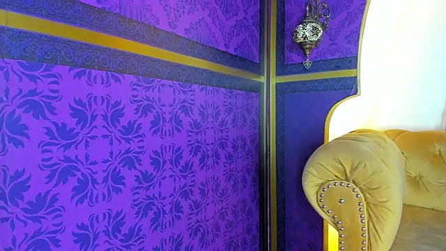 Emily Mitchell online show from October 3, 8:25 pm