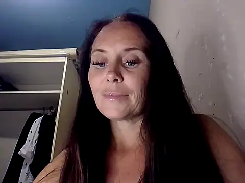 Snapshot of MerelinMILf chatting on September 20, 7:01 pm MerelinMILf online show from September 20, 7:01 pm