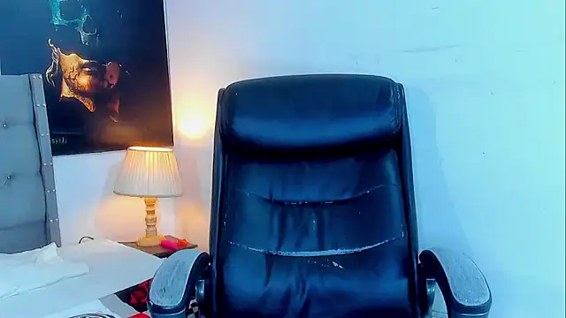 Snapshot of megan_rousexx chatting on October 16, 7:27 pm megan rousexx online show from October 16, 7:27 pm