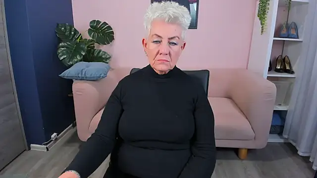 HotandMature online show from October 4, 9:15 am