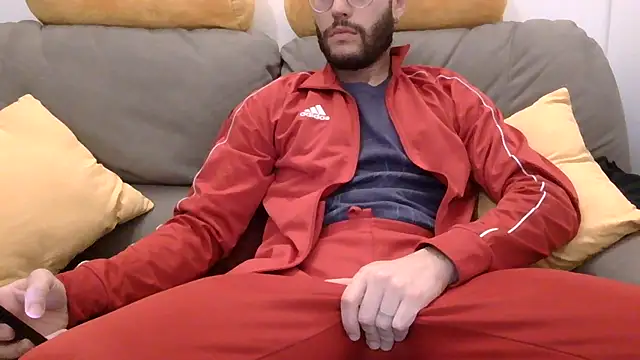 Amicisegreti online show from December 2, 5:59 pm