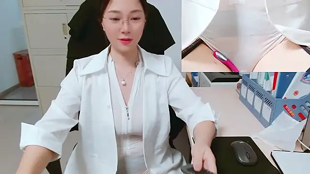 OL-Lily online show from October 18, 2:03 am