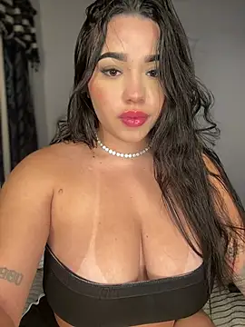SofiaWildee online show from April 18, 2:14 am
