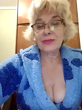 Snapshot of 52MiaLove02 chatting on October 10, 5:07 pm 52MiaLove02 online show from October 10, 5:07 pm